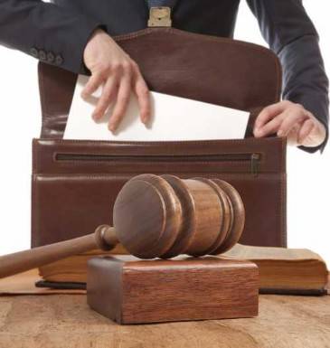 How do I choose the right attorney for my defective medical device case